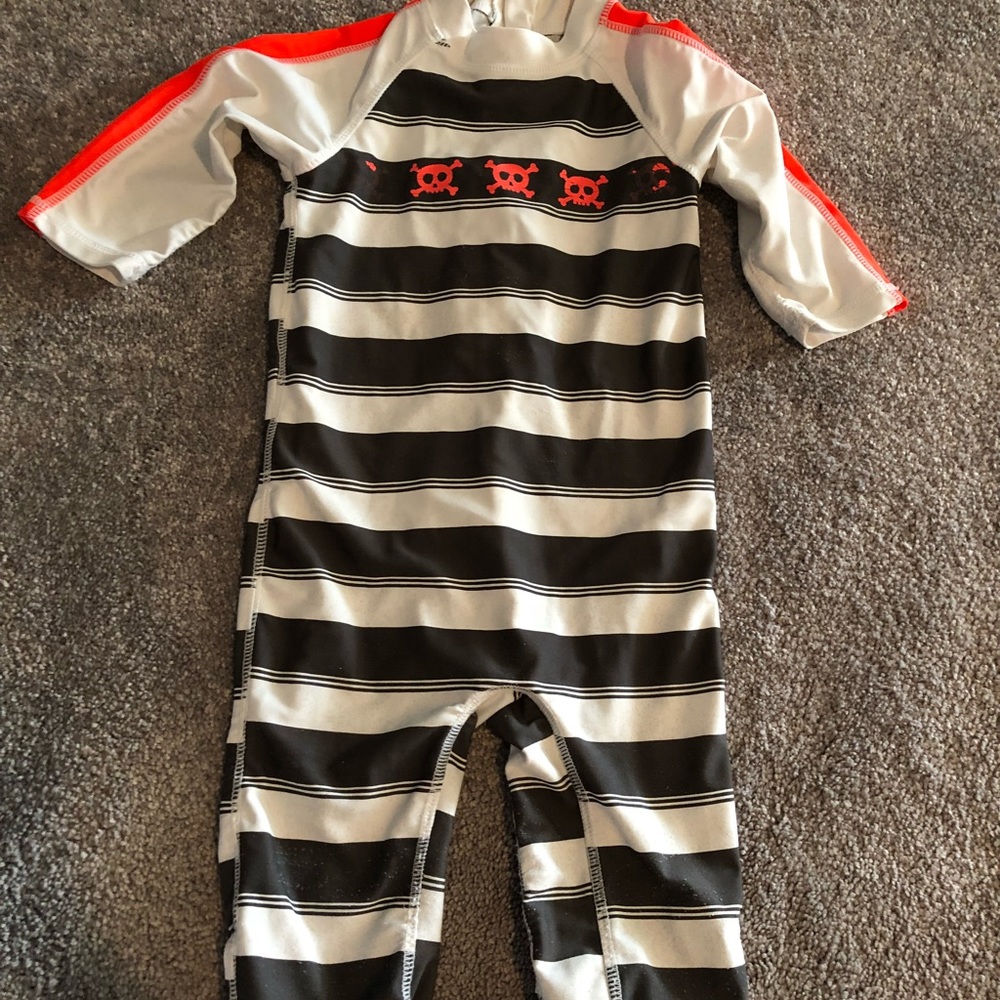 Rash guard suit